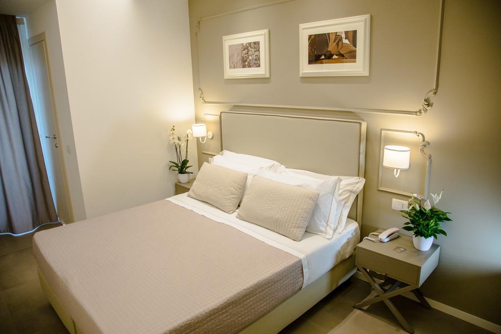Hotel Ambassador Marotta Bagian luar foto