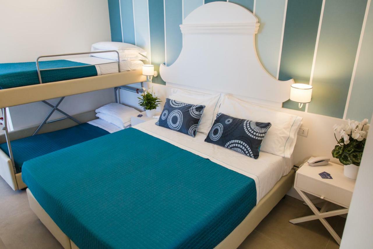 Hotel Ambassador Marotta Bagian luar foto