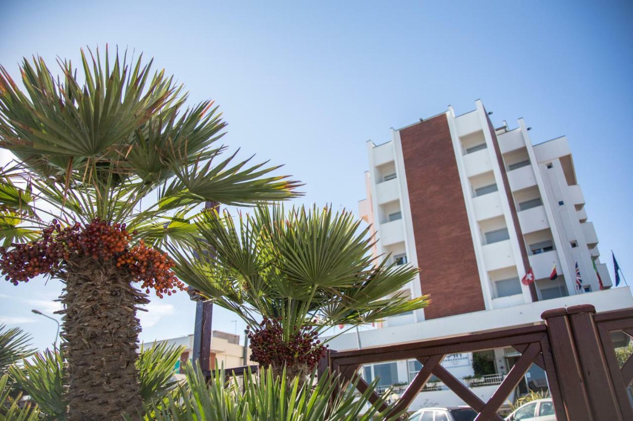 Hotel Ambassador Marotta Bagian luar foto